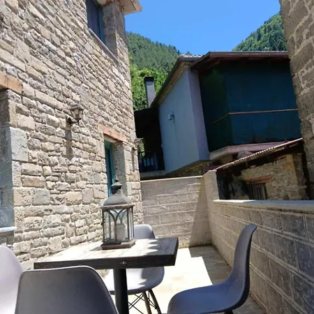 Garavelas το σπιτι στην καστανιανη μαστοροχωρια κονιτσα Kastanea